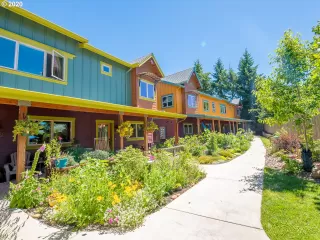 Photo #2: 20655100 Listing