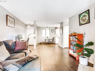 Photo #6: 20655121 Listing 