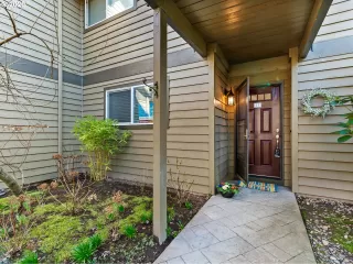 Photo #6: 20655204 Listing