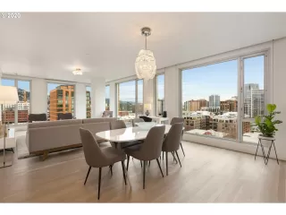 Photo #5: 20655245 Listing