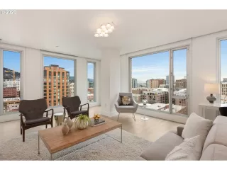 Photo #6: 20655245 Listing