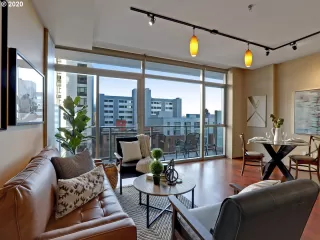 Photo #3: 20655550 Listing