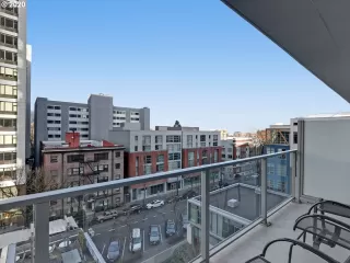 Photo #6: 20655550 Listing