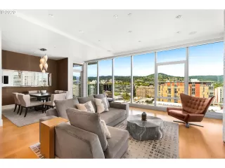 Photo #5: 20655899 Listing