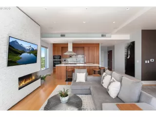 Photo #6: 20655899 Listing