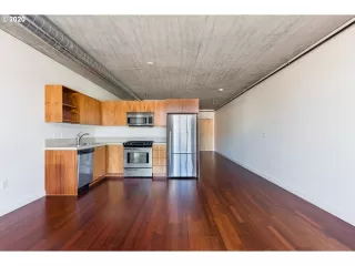 Photo #1: 20655910 Listing