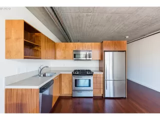 Photo #2: 20655910 Listing