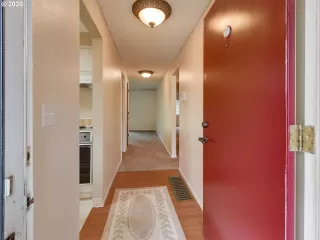 Photo #3: 20656006 Listing