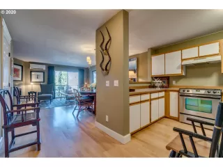 Photo #6: 20656734 Listing