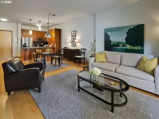 Photo #4: 20656926 Listing