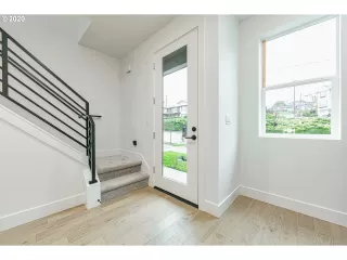 Photo #4: 20656972 Listing