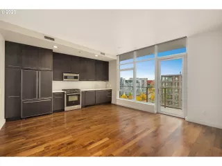 Photo #2: 20657816 Listing