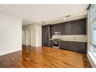 Photo #3: 20657816 Listing