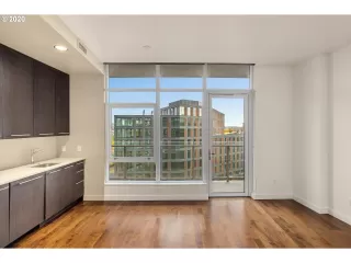 Photo #4: 20657816 Listing