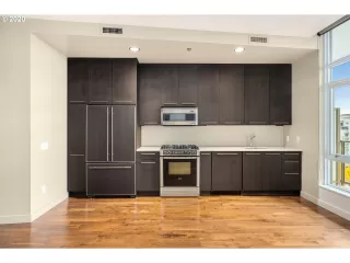 Photo #6: 20657816 Listing