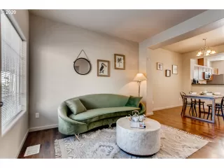 Photo #1: 20657929 Listing