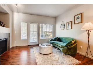 Photo #2: 20657929 Listing