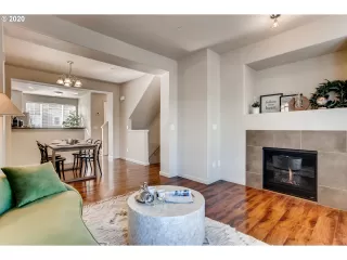 Photo #4: 20657929 Listing