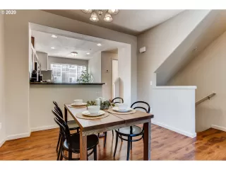 Photo #5: 20657929 Listing