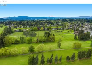 Photo #3: 20658197 Listing