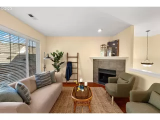 Photo #3: 20658417 Listing 