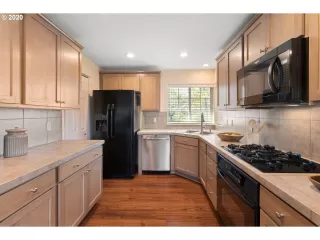 Photo #5: 20658417 Listing 