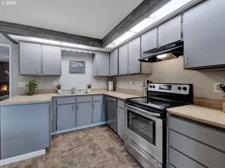 Photo #3: 20658481 Listing