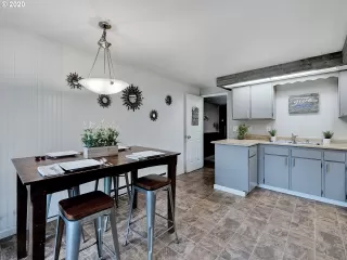 Photo #4: 20658481 Listing