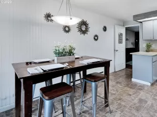 Photo #5: 20658481 Listing