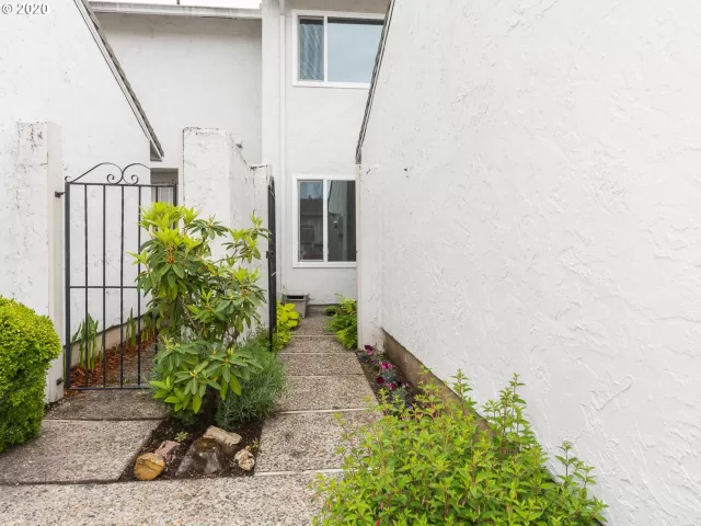 MLS: 20658548 Condo For Sale