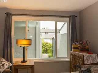 Photo #4: 20658548 Listing