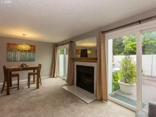 Photo #6: 20658548 Listing