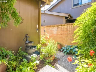 Photo #1: 20659160 Listing