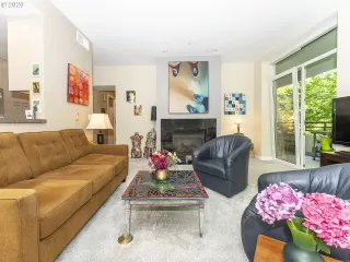 Photo #3: 20659228 Listing