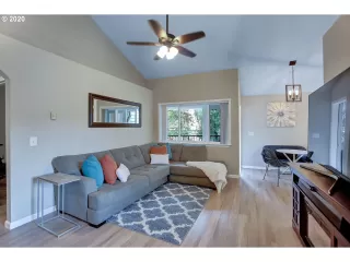 Photo #3: 20659469 Listing