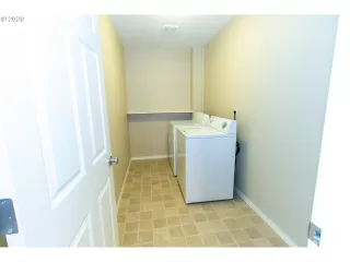 Photo #2: 20659987 Listing