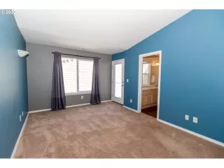 Photo #4: 20659987 Listing