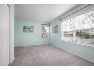 Photo #4: 20660310 Listing