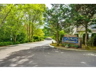 Photo #1: 20660332 Listing