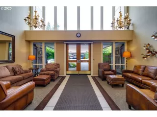 Photo #4: 20660332 Listing