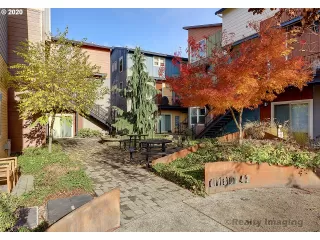 Photo #3: 20660834 Listing