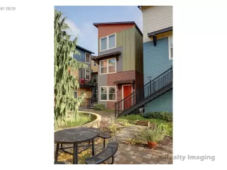 Photo #5: 20660834 Listing