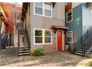 Photo #6: 20660834 Listing