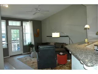 Photo #4: 20661526 Listing