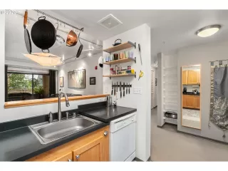 Photo #1: 20661628 Listing