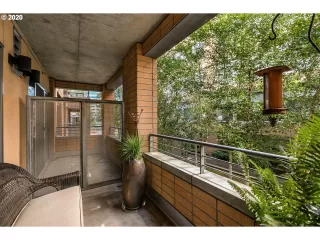 Photo #2: 20661628 Listing