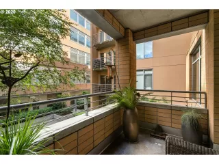 Photo #3: 20661628 Listing