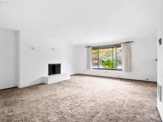 Photo #2: 20661978 Listing 