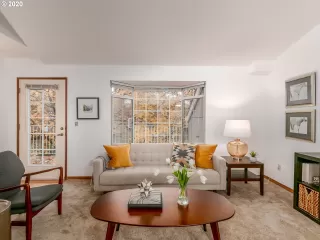 Photo #2: 20662170 Listing