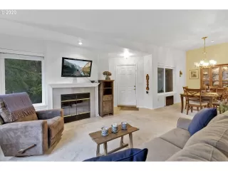 Photo #6: 20662241 Listing